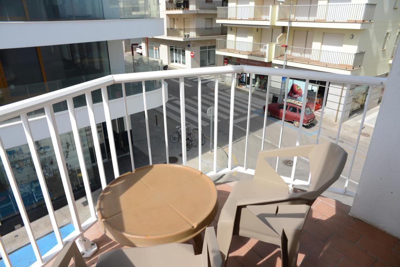 Rallye Hotel L' Escala Exteriör bild